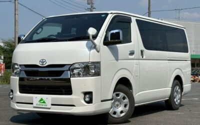 トヨタ　ハイエースバン